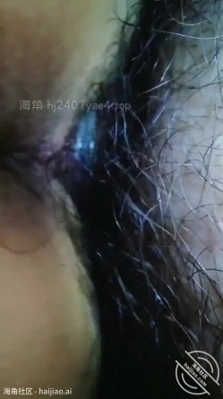 乱伦大神【梦想是母姨双飞】付费钻石贴，和两个骚货在帐篷里欢爱 截图16