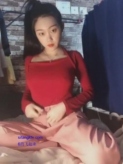 火爆全网的私圈土豪高价定制~高颜大二露脸美女【吴小姐】宿舍姐妹还在扩阴器高跟鞋内裤插入极度反差 截图3