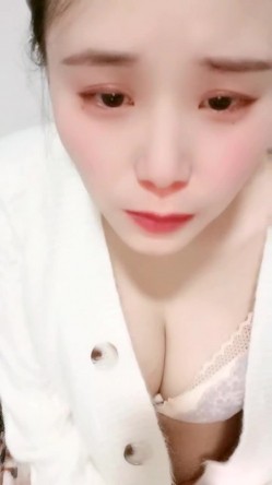 刚生育的小少妇~【梦梦小奶妈】奶水充沛~跳蛋自慰~好骚哇~00后~不常见，格外刺激！ 截图11