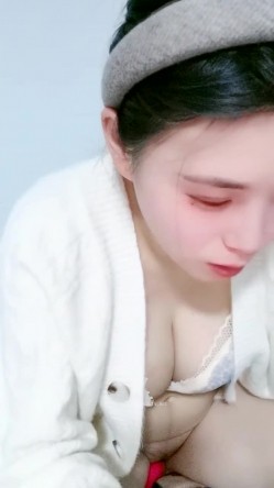 刚生育的小少妇~【梦梦小奶妈】奶水充沛~跳蛋自慰~好骚哇~00后~不常见，格外刺激！ 截图12
