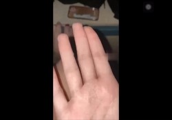 泄密吃瓜 云南财经职业学院05年学妹 祝微棋 因欠钱在宿舍给债主拍自慰视频被曝！自慰差点被舍友发现 截图11