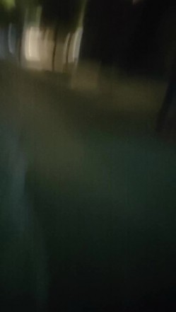 【持无套内射】晚间逛红灯区，一家家挑妹子，包臀裙美腿骚女，小房间怼着骚穴就是操 截图5