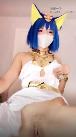 极品裸舞姬【喵酱】ONE一个埃及猫裸舞多款道具自慰，初代网红实力在线 截图2