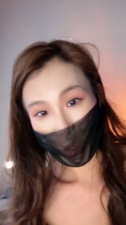 爆浆女神，御姐健身老师【小野老湿】福利，线下约炮土豪，被金主玩弄屁眼大力抽插 截图3