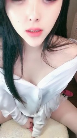 碎花裙子的夜场DJ女郎下海捞金 手指扣逼肉棒插出淫水 玩得开 截图2