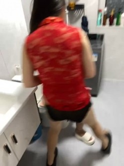 绿帽癖老公大聚会骚妇群P成熟饥渴骚妇成群结队开淫趴浴池KTV漏出口交随机配对 截图13