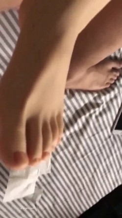 百度云泄密【良家交流群】收费交流群流出夫妻情侣分享、偷情、3P偷拍等 截图15