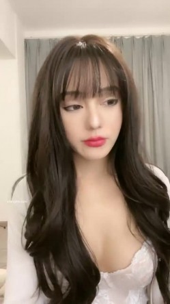 女神降临，明星气质顶级身材，人气大美人【小福贵儿】罕见大尺度，裸艳舞诱惑、道具紫薇、无套啪啪，高潮脸爽死人 截图4