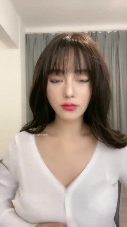 女神降临，明星气质顶级身材，人气大美人【小福贵儿】罕见大尺度，裸艳舞诱惑、道具紫薇、无套啪啪，高潮脸爽死人 截图5