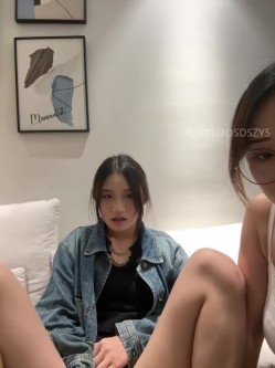 ️清纯主播【202509yoyo】表姐带着表妹下海直播、在线教口活、练习做爱姿势 截图3