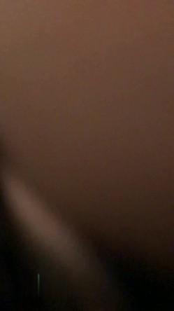 云盘洩漏良家少妇穿着睡衣卧室毒龙女上位 截图7
