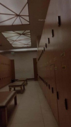 【少女时代】 ️潜入洗浴中心更衣室偷拍两个极品身材颜值的美女换了泳衣后别具诱惑 截图6
