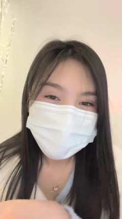 核弹！新女神下海~20小时~【马日安娜】这个真的很漂亮（下部）！来大姨妈还大秀，经血直流，略重口~！ 截图3