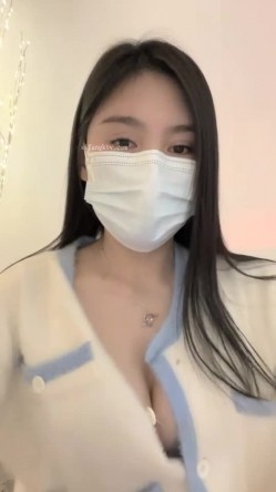 核弹！新女神下海~20小时~【马日安娜】这个真的很漂亮（下部）！来大姨妈还大秀，经血直流，略重口~！ 截图7