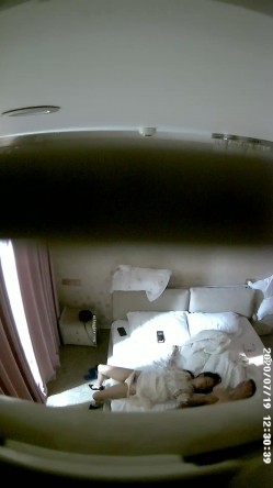 【酒店摄像头 ️甄选】未流出居家房型 ️外地出差和黑丝长腿漂亮骚秘书偷情操翻天了 喝醉后照样操 高清720P版 截图3