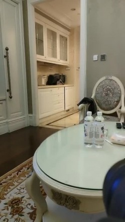 专业色影师，直击国模私拍第一线【情趣模特拍摄现场】3000人民币约私房拍摄 顺道还可以干一炮，美女赚钱又享受，美得很啊 截图3