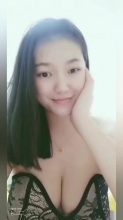 快手乳神：琳宝呀 ，奶子不只长得水汪汪，人也很漂亮，谁拥有简直是幸福死呀，9V微信福利流出！ 截图2