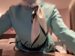 穷人女神富人母狗，超高颜值极品空姐【林绾绾】门槛1888福利，啪啪调教深喉毒龙脚踩骚穴，母狗属性拉满了 截图2