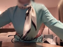 穷人女神富人母狗，超高颜值极品空姐【林绾绾】门槛1888福利，啪啪调教深喉毒龙脚踩骚穴，母狗属性拉满了 截图3
