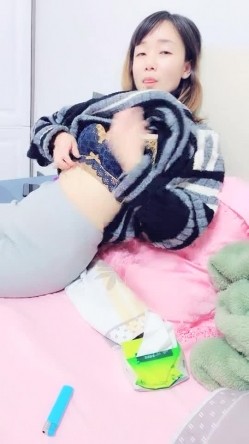 【丧志母狗无脑调教】，调教界大神，浸淫少妇圈十几年，良家人妻背着老公上门，求刺激，要卖骚，无套满足她们 截图5