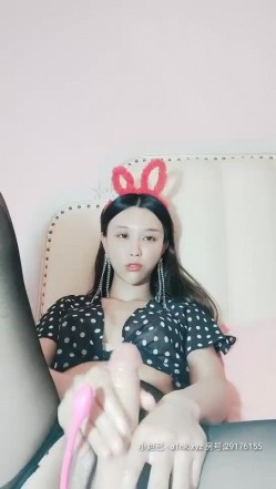 泡泡没人啊骚气苗条身材少妇道具自慰，开档黑丝扭动屁股特写假吊抽插跳蛋震动 截图6