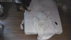 酒店偷拍女友专心玩手机我蹲后面玩她的下体被她口爆 截图6