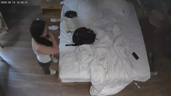 酒店偷拍女友专心玩手机我蹲后面玩她的下体被她口爆 截图14