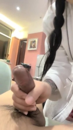 重磅！顶级女神！美到炸裂~【心戒】刚下海就被狂操！狂撸~~~！神似张馨予魅惑尤物无套内射！ 截图6