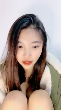 撸管推荐！超漂亮小仙女~【咩咩咩】道具狂插！无限爽高潮~！ 截图3