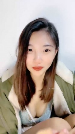 撸管推荐！超漂亮小仙女~【咩咩咩】道具狂插！无限爽高潮~！ 截图4
