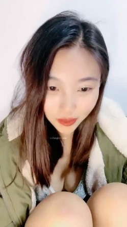 撸管推荐！超漂亮小仙女~【咩咩咩】道具狂插！无限爽高潮~！ 截图7