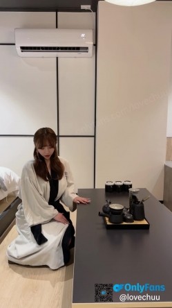明星颜值白富美女神『츄츄_lovechuu』多人啪啪，超颜值极品女神堕落 疯狂榨精高潮浪叫 疯狂冲刺女神小蜜穴 截图2