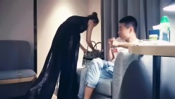 极品探花-高冷优雅熟女就要用力过猛地干她，让她张大嘴巴享受的表情太有满足感了 截图2