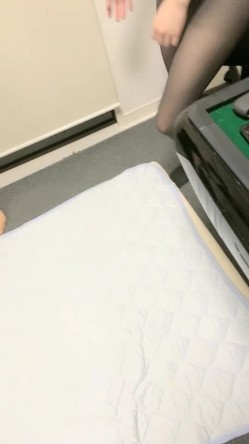 新晋极品女神降临，【日本丽央】，清纯校花，激情3P，模特身材明星脸，无毛白虎，啪啪暴插，刺激劲爆 截图11