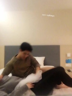 【网曝热门事件 ️惊爆】舞蹈学院校花和男友性爱私拍流出 长腿丰臀高颜 扛腿猛烈抽插淫荡学狗叫 表情亮点 完美露脸 截图1