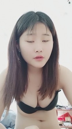 极品一线天名器美穴第二弹 跳蛋玩穴 名器果然是名器 十分漂亮 截图2