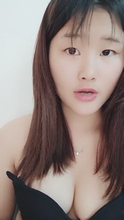 极品一线天名器美穴第二弹 跳蛋玩穴 名器果然是名器 十分漂亮 截图11