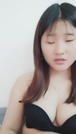 极品一线天名器美穴第二弹 跳蛋玩穴 名器果然是名器 十分漂亮 截图15