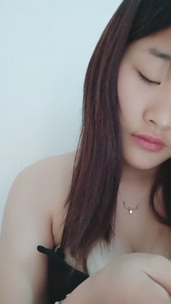 极品一线天名器美穴第二弹 跳蛋玩穴 名器果然是名器 十分漂亮 截图16