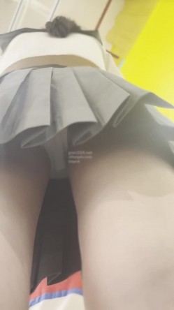 大神尾随偷拍UR级！极品一箭双雕前后CD美女姐妹花 ️jk群学生闺蜜一箭双雕透心凉 截图14