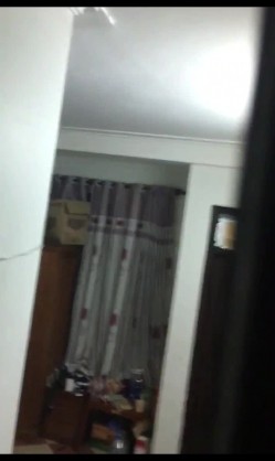 每晚最大的乐趣城中村出租屋偷窥附近的年轻打工妹洗澡 截图12