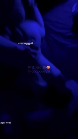 极品调教博主，【狗爹和小桃】小母狗超骚，付费群，这妹子的巨乳是真的顶 截图2
