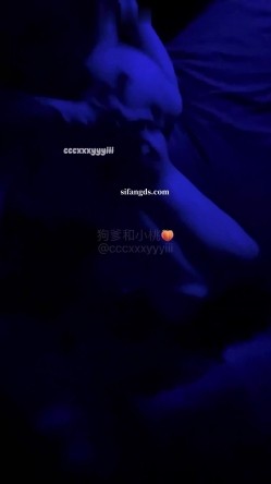 极品调教博主，【狗爹和小桃】小母狗超骚，付费群，这妹子的巨乳是真的顶 截图9