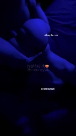 极品调教博主，【狗爹和小桃】小母狗超骚，付费群，这妹子的巨乳是真的顶 截图11