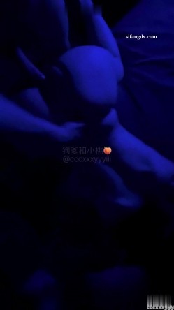 极品调教博主，【狗爹和小桃】小母狗超骚，付费群，这妹子的巨乳是真的顶 截图13