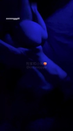 极品调教博主，【狗爹和小桃】小母狗超骚，付费群，这妹子的巨乳是真的顶 截图15