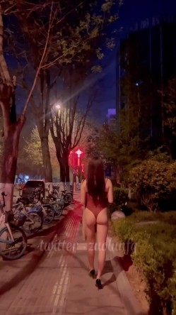 极品美腿绿帽人妻 户外露出、绿帽献妻、多人淫趴、调教男奴、硬控止寸 截图7