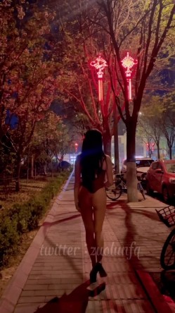 极品美腿绿帽人妻 户外露出、绿帽献妻、多人淫趴、调教男奴、硬控止寸 截图11