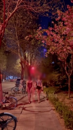 极品美腿绿帽人妻 户外露出、绿帽献妻、多人淫趴、调教男奴、硬控止寸 截图16