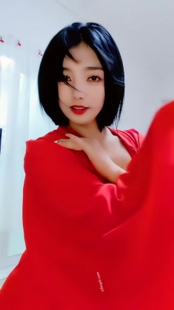 青春无敌，抖音风艺校美少女【杨晓花】定制福利，露脸露点，各种热门BGM裸舞 截图2